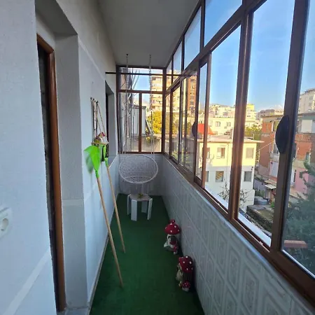 Renas 3 * Tirana