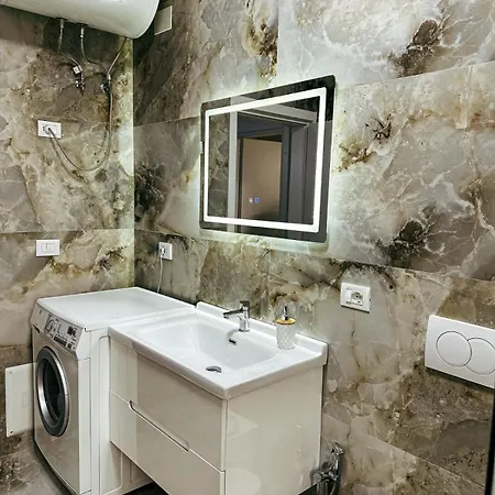 Renas 3 * Tirana